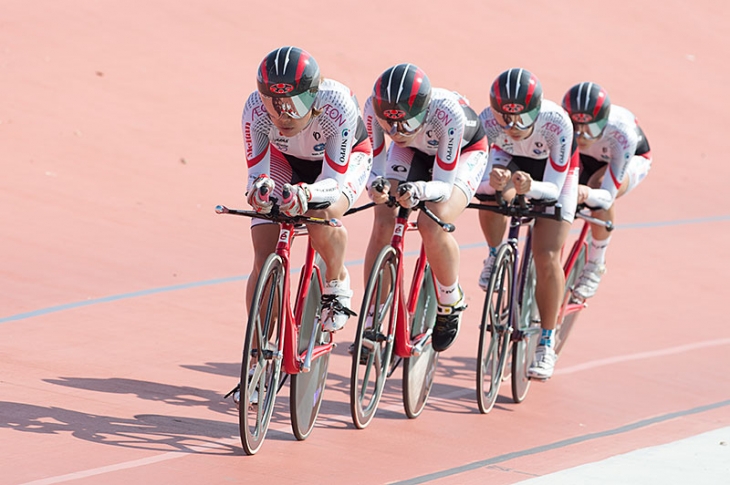 女子エリートチームパーシュート決勝