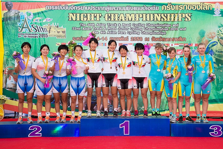 女子ジュニアチームパーシュート　金メダルを獲得した日本チーム