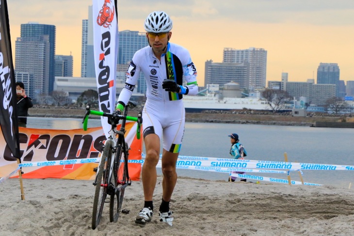 C1 序盤先頭に立った佐藤利英(Team Chainring)