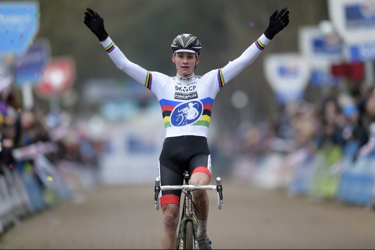 独走勝利を飾ったマテュー・ファンデルポール(オランダ、BKCPパワープラス)