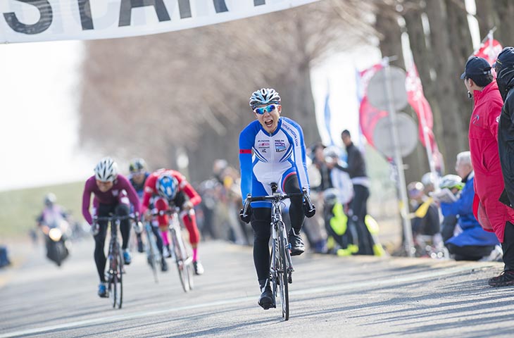 一般男子 残り100mの逆転劇を制した風間博之(サイクルフリーダムレーシング)