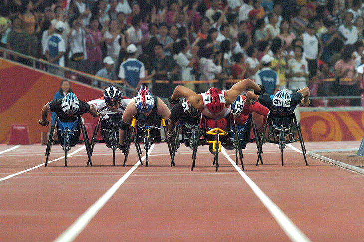 2000年シドニーパラリンピック、廣道純（写真左から2番目）は金メダルへの想いを胸に車いす800m決勝に臨んだ