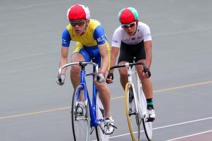 2015年3月の高校選抜大会ポイントレース4位の新城銀二(右)