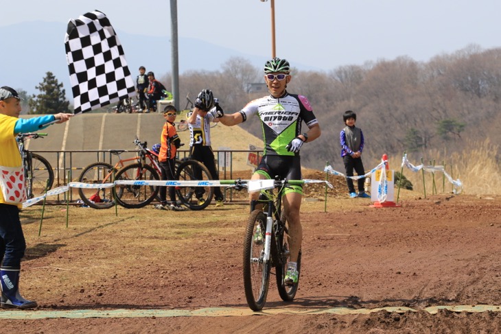 昨年のエリート男子は小野寺 健(MIYATA-MERIDA BIKING TEAM)が後続を大きく離して優勝