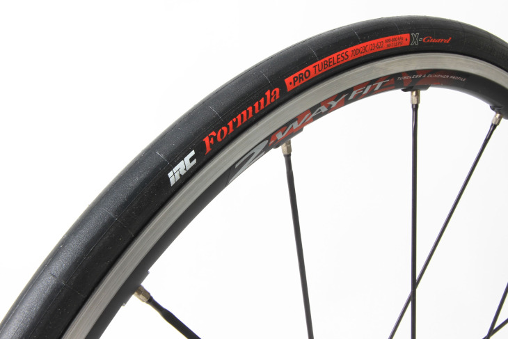 Irc Formula Pro Tubeless X Guard 耐久性に優れるチューブレスレーシングタイヤをテスト 製品インプレッション Cyclowired