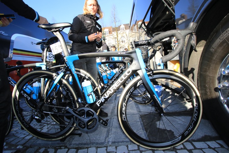 ブラドレー・ウィギンズ(イギリス、チームスカイ)のピナレロ DOGMA K8-S