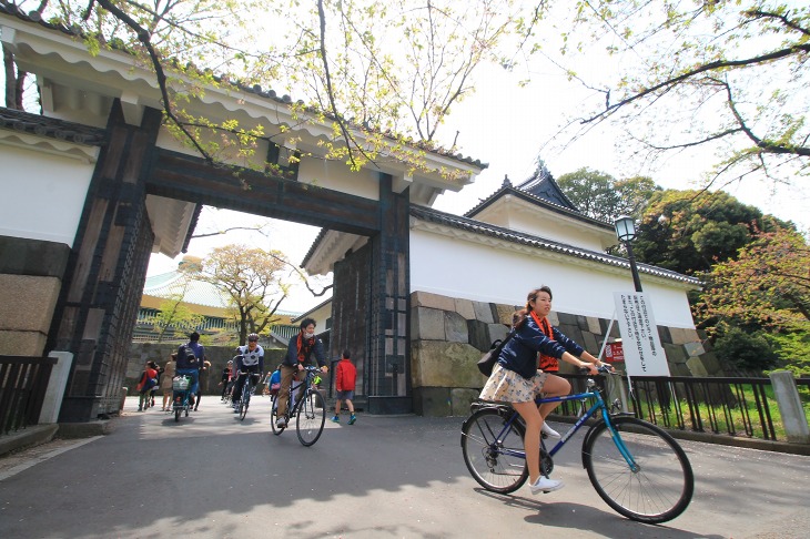 北の丸公園から田安門を抜けるとベルギー大使館はすぐそこ