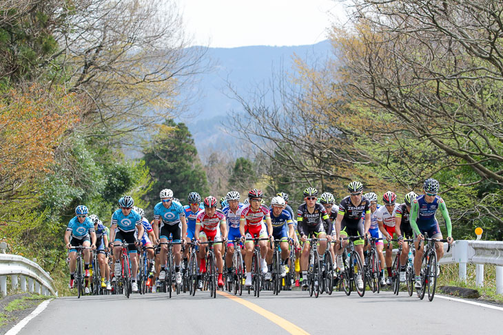 10.7kmのヒルクライムが始まる