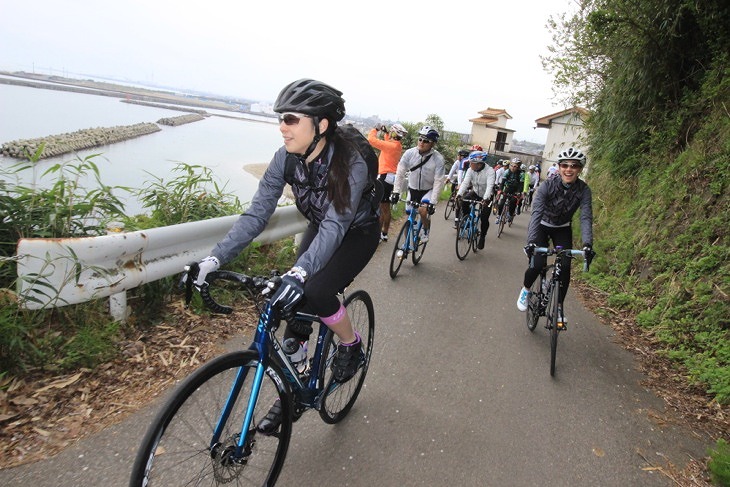 眺望の良い岩崎鼻ノ灯台へと登る