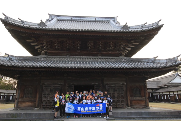 瑞龍寺を訪問。屋根が鉛でできており、攻められた時は鉄砲の弾に転用するという