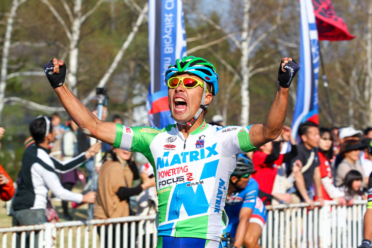 優勝は吉田隼人(マトリックスパワータグ)。チームにとっても今季初優勝