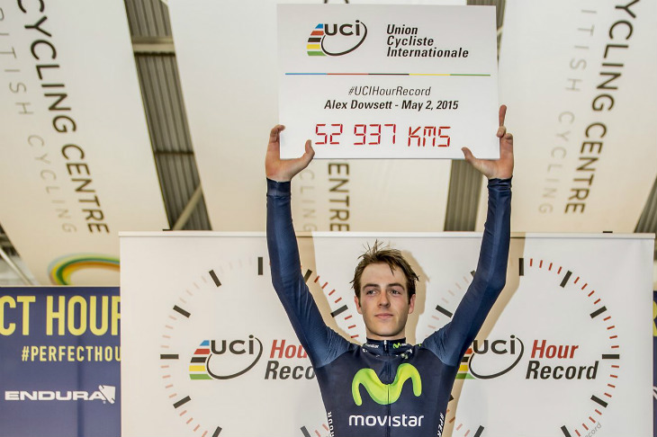 2015年に52.937kmのアワーレコード世界新記録を樹立したアレックス・ドーセット(イギリス、当時モビスター)