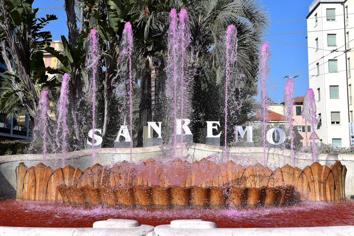 ピンクの噴水がサンレモ市内に少なくとも10カ所はある
