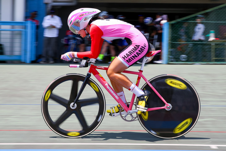 女子ジュニア2kmインディヴィデュアルパーシュート　1位　坂口楓華（播磨南高校）