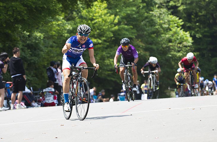 RCS第3戦 クラス3 登りの集団スプリントを制した川島綾太(日本体育大学)が優勝