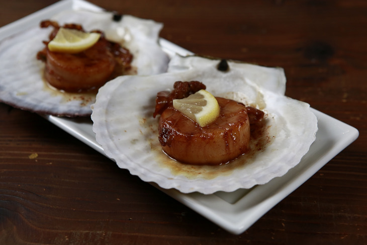 今年から宮城県産のホタテ焼きが補給食に加わった