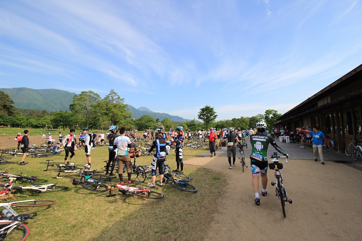 ここが新しく登場したあづみの公園穂高エイドです。