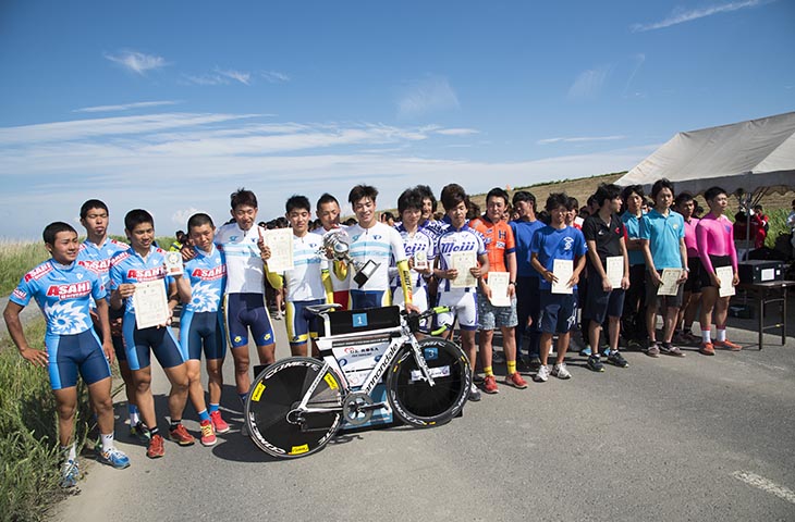 表彰式 入賞した8校
