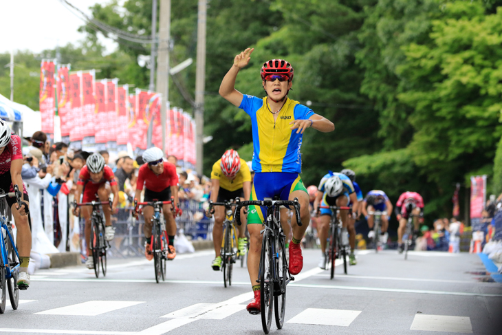 MU17+15のゴールスプリントを制した篠田幸希(前橋工高)