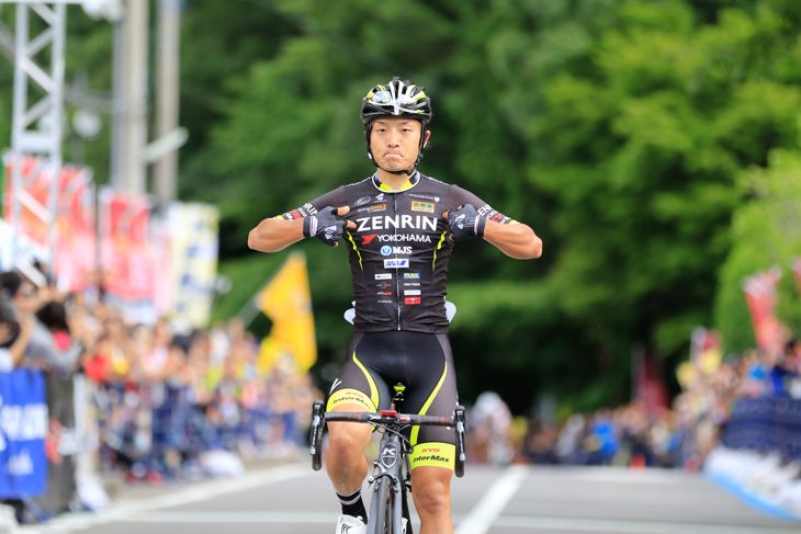 全日本選手権ロードレース2015を逃げ切りで制した窪木一茂（Team Ukyo）