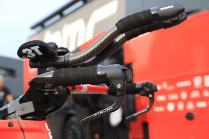 ローハン・デニス(オーストラリア、BMCレーシング)のバイクに取り付けられれたTTスイッチ