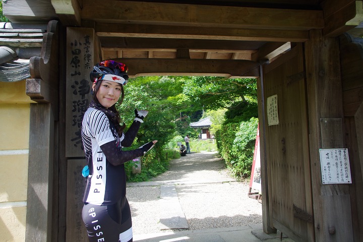 平安時代から鎌倉にかけて建てられた奈良興福寺の別となる浄瑠璃寺。周辺には自然環境豊かな植生がされている。