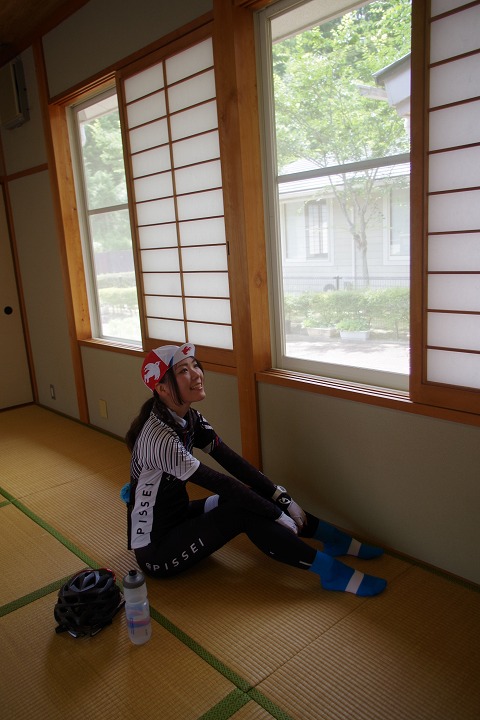 「加茂青年山」の家でゆったり休憩