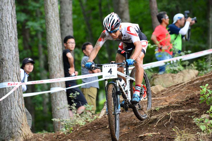 レース終盤に落車してしまった斉藤亮(Bridgestone Anchor Cyclingteam)