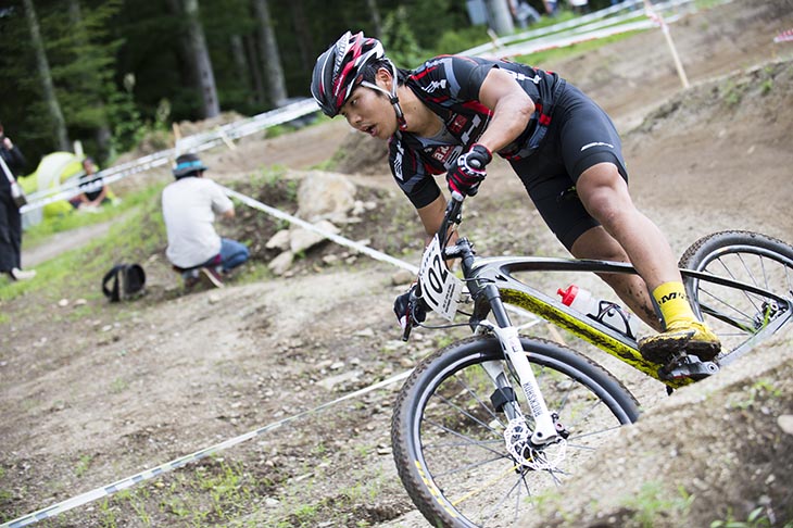 男子U23 スタート直後から先行した中原義貴(BH RACING MTB)