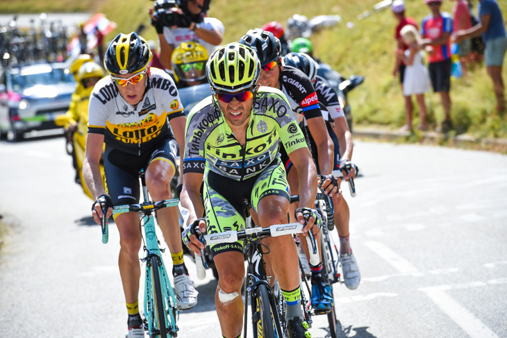 超級山岳グランドン峠でメイン集団から飛び出したアルベルト・コンタドール(スペイン、ティンコフ・サクソ)ら