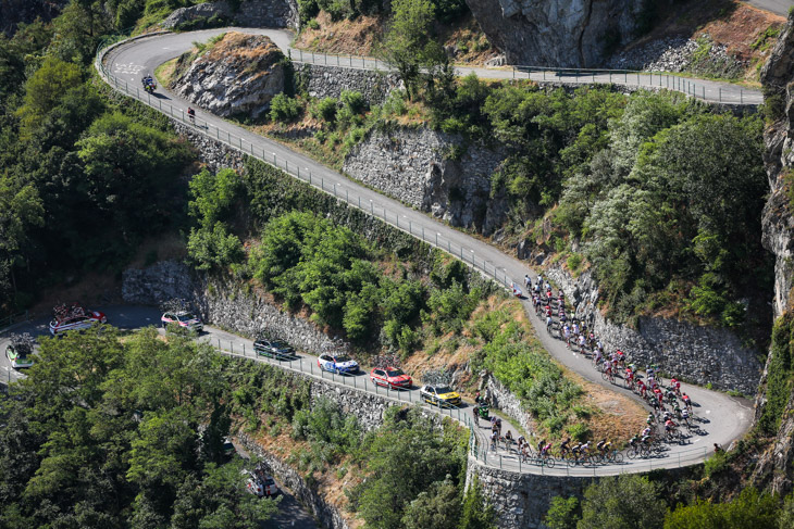 2級山岳ラセ・ド・モンヴェルニエを登るグルペット