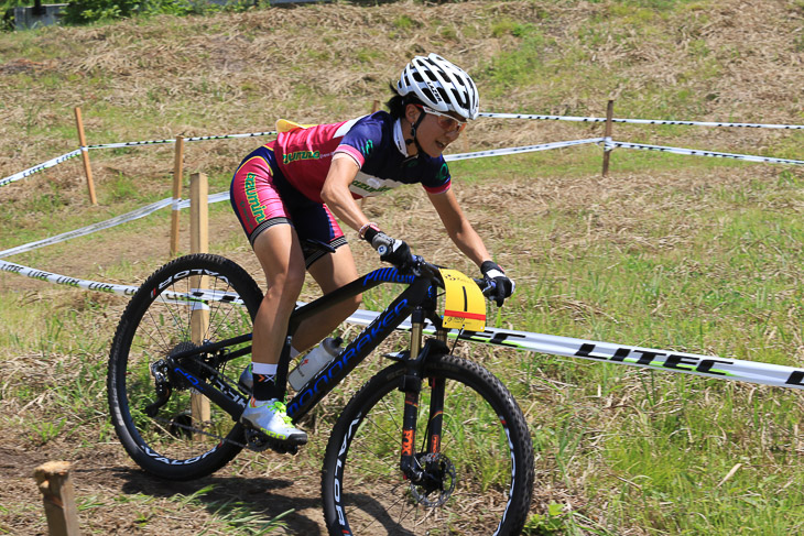 女子エリートは小林可奈子(MTBクラブ安曇野)が独走