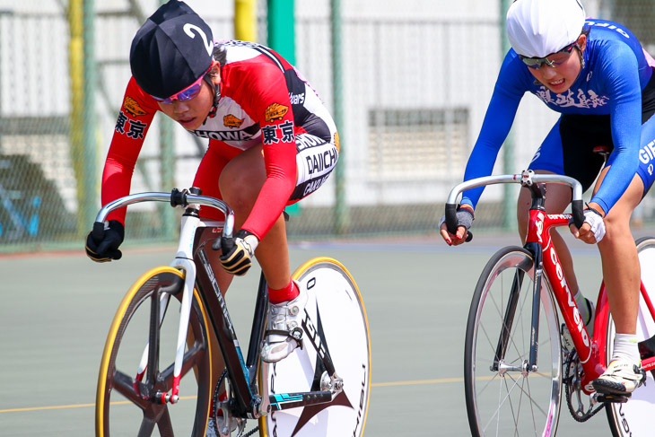女子ポイントレース 古山稀絵(昭和一学園)と橋本優弥(県岐阜商)が先行