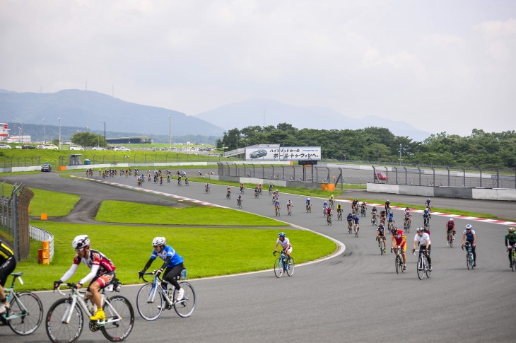 100kmやエンデューロ種目はビギナーにとっても走りやすい