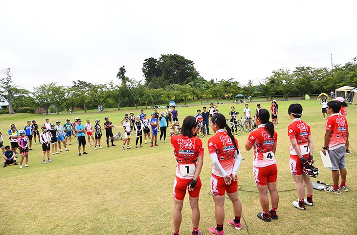 レース前のライダーズミーティング