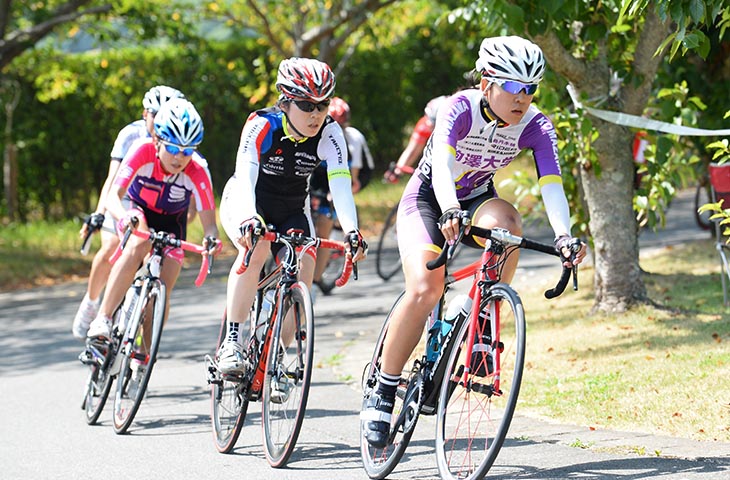 樫木祥子（駒澤大学）、古田佳美（竹芝サイクルレーシング）らが出場したW1クラス