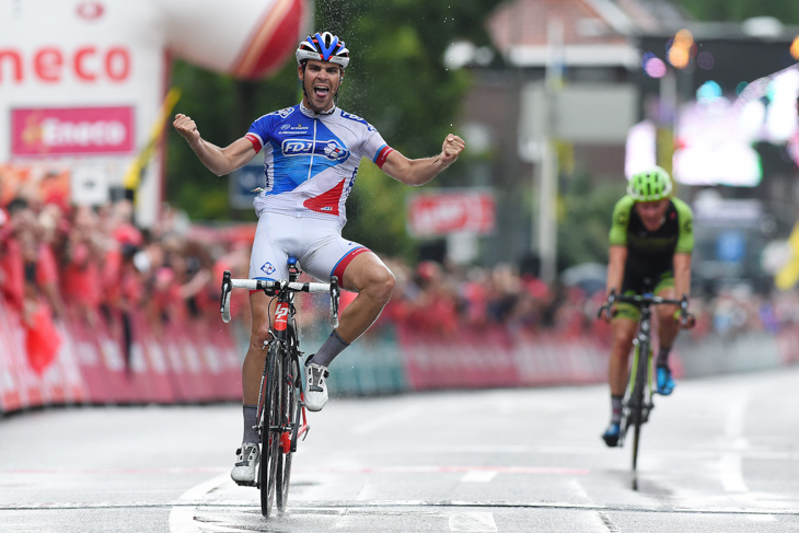 ファンバールレを振り切って勝利したヨアン・レボン(フランス、FDJ)