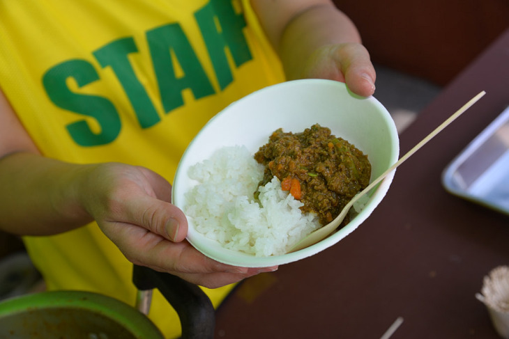 名物の鹿カレーはマイルドな辛さで食べやすい