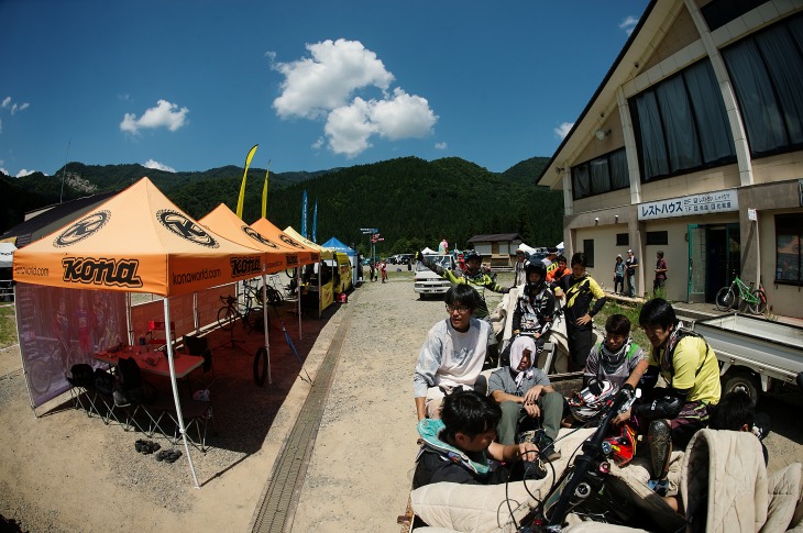 1回の搬送で40名を山頂まで届けるのが福井和泉のスタイル。