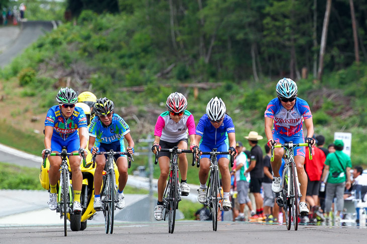 女子　4周目へ、先頭が5人に絞られる