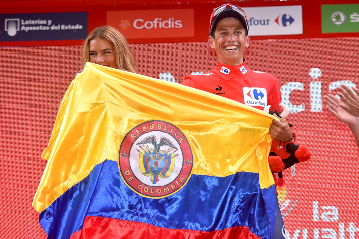 ブエルタ・ア・エスパーニャ2015でマイヨロホを着たエステバン・チャベス（コロンビア、オリカ・グリーンエッジ）
