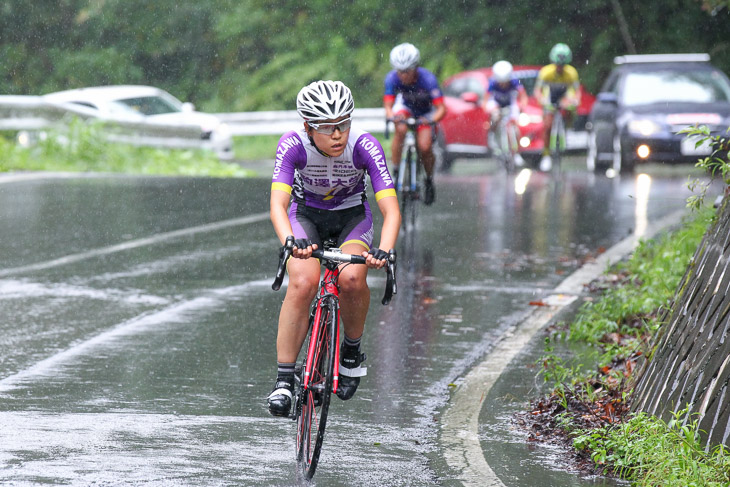 2015年のインカレロード　雨の中積極的なレースを見せて優勝した樫木祥子（駒沢大）