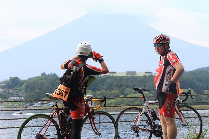 富士山の美しい姿を見つつ走っていく　富士山ロングライド2017