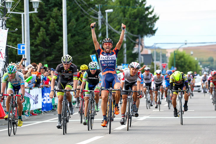 ダニエレ・コッリ(NIPPO-ヴィーニファンティーニ)が第2ステージを制する