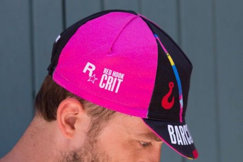 ビビッドなピンクがはえるRED HOOK 2015 BARCELONA CAP