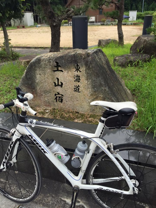 滋賀県甲賀市にある49番目の宿場、土山宿。「坂は照る照る 鈴鹿は曇る あいの土山雨が降る」と歌われる