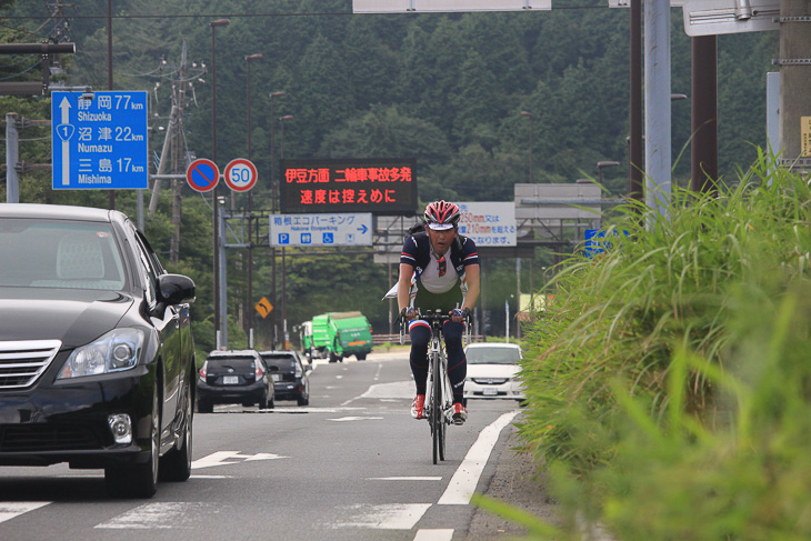 箱根峠を青息吐息で越える