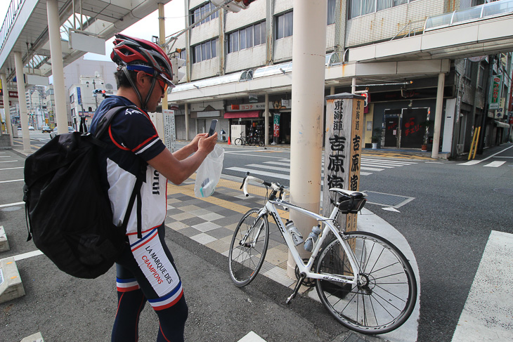 吉原宿あたり　お盆のため商店街の人影もまばらだ