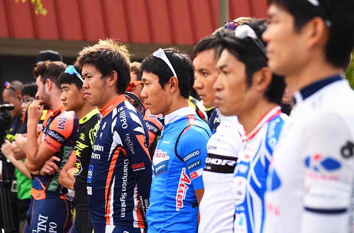 開会式に臨む徳田鍛造(CCT p/b チャンピオンシステム)