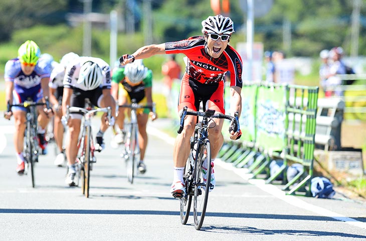 市民レーサーA　スプリント勝負を制した井上善裕（INOUE RACING CYCLE）